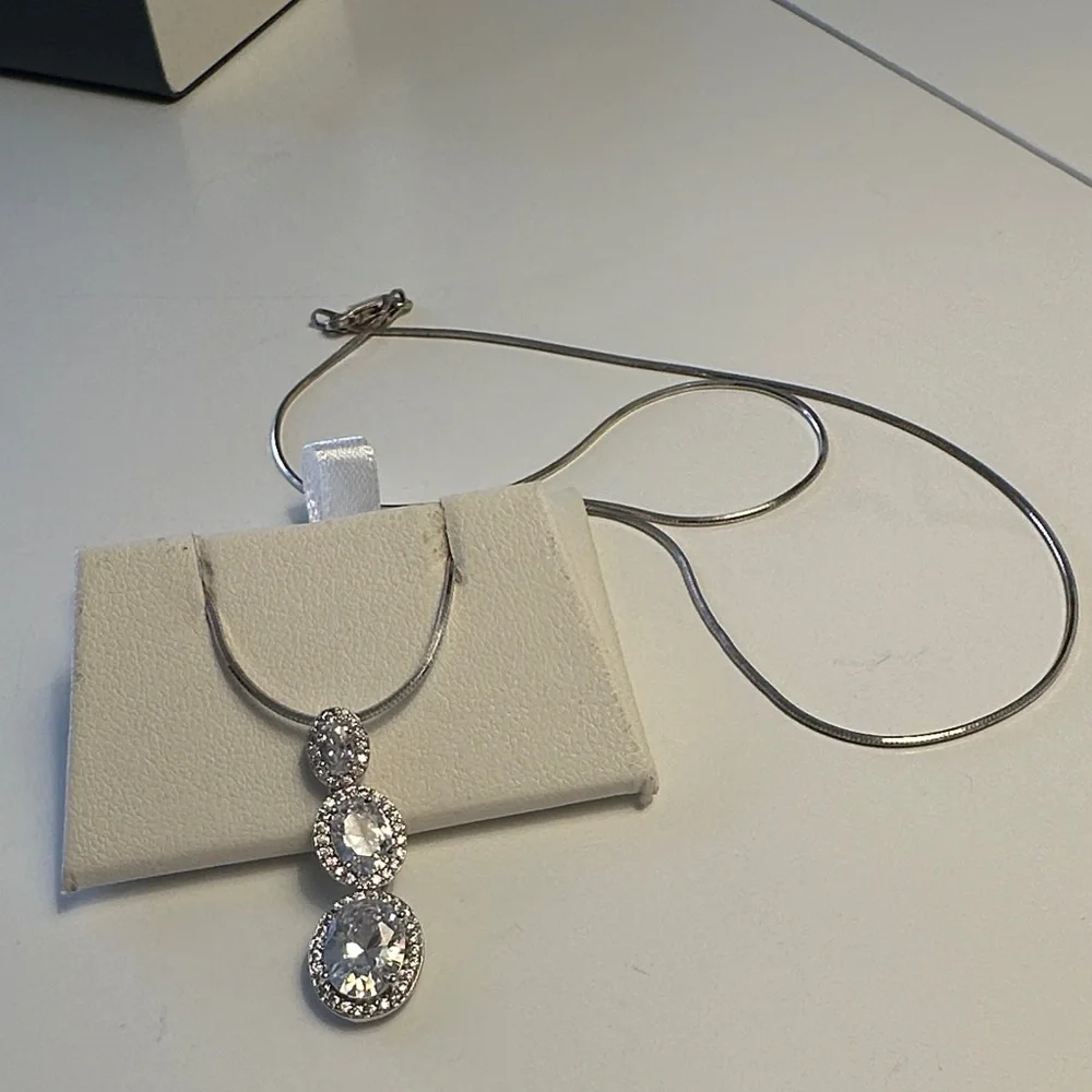CRISLU Sterling Silver Platinum Plated Pendant Necklace - Picture 4 of 5